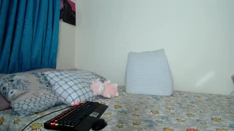 Snapshot of sarita_hornet chatting on April 3, 11:36 pm sarai online show from April 3, 11:36 pm