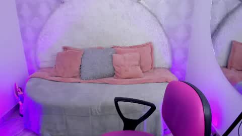 Snapshot of sarita_jane chatting on June 26, 4:17 am Sara online show from June 26, 4:17 am
