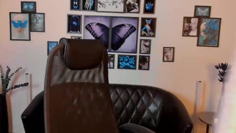 SarahRice online show from February 21, 5:58 pm