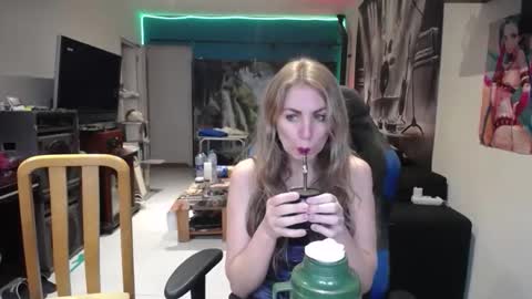 Giselle and Jay online show from November 18, 9:03 am