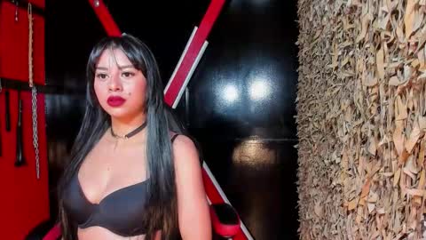 Snapshot of sascha_castillo chatting on December 17, 7:31 pm sascha_castillo online show from December 17, 7:31 pm