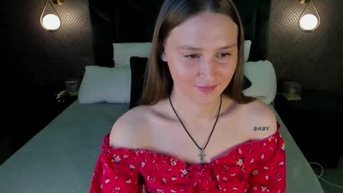 Snapshot of sasha__meow chatting on November 18, 7:13 am sasha meow online show from November 18, 7:13 am