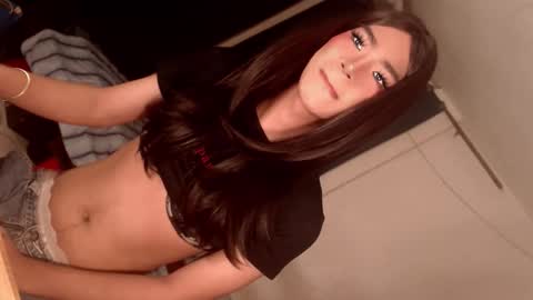 Snapshot of sasha_blade chatting on May 11, 6:38 pm Sasha online show from May 11, 6:38 pm