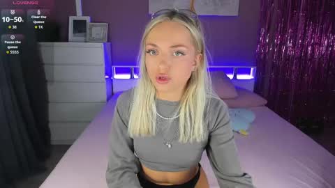 Sasha online show from May 1, 7:51 pm