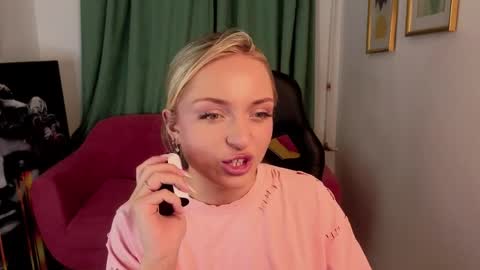Sasha online show from May 7, 2:44 pm