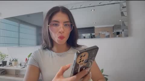 Snapshot of sasha_jonne chatting on January 7, 1:57 pm sasha_jonne online show from January 7, 1:57 pm