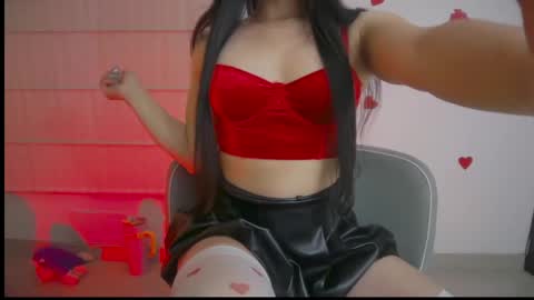 Snapshot of sasha_jonne chatting on May 22, 1:35 am sasha_jonne online show from May 22, 1:35 am