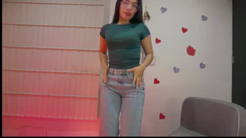 Snapshot of sasha_jonne chatting on May 25, 2:28 am sasha_jonne online show from May 25, 2:28 am