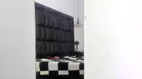 Snapshot of sasha_yaklove666 chatting on February 8, 8:52 am Sasha online show from February 8, 8:52 am