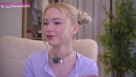 sashalore online show from April 22, 2:36 am