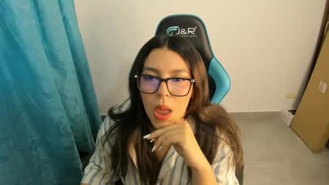 sashanova21 online show from November 1, 10:34 pm