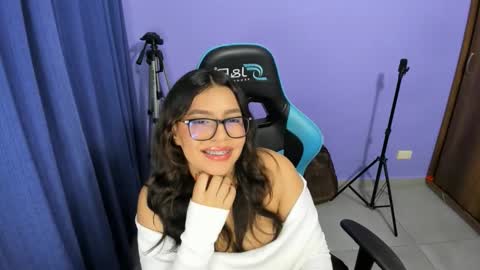 sashanova21 online show from December 22, 12:51 am