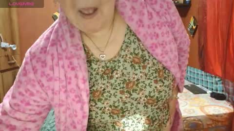 Snapshot of sasharosee2 chatting on November 5, 12:49 pm S A S H A R O S E online show from November 5, 12:49 pm