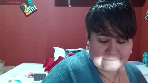 Snapshot of sasharosee2 chatting on November 23, 1:22 pm S A S H A R O S E online show from November 23, 1:22 pm