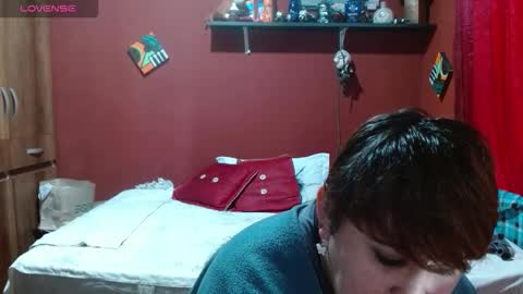 Snapshot of sasharosee2 chatting on November 27, 1:57 pm S A S H A R O S E online show from November 27, 1:57 pm