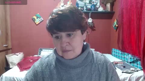 Snapshot of sasharosee2 chatting on December 2, 1:28 pm S A S H A R O S E online show from December 2, 1:28 pm