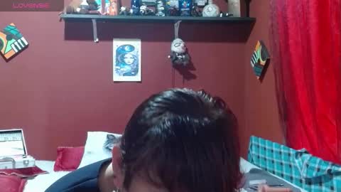 Snapshot of sasharosee2 chatting on December 3, 1:42 pm S A S H A R O S E online show from December 3, 1:42 pm