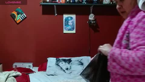 Snapshot of sasharosee2 chatting on December 4, 12:25 pm S A S H A R O S E online show from December 4, 12:25 pm