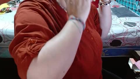 Snapshot of sasharosee2 chatting on December 14, 12:43 pm S A S H A R O S E online show from December 14, 12:43 pm