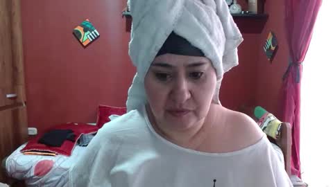 Snapshot of sasharosee2 chatting on December 18, 12:44 pm S A S H A R O S E online show from December 18, 12:44 pm