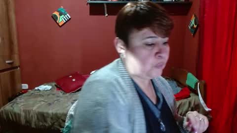 Snapshot of sasharosee2 chatting on December 21, 1:18 pm S A S H A R O S E online show from December 21, 1:18 pm