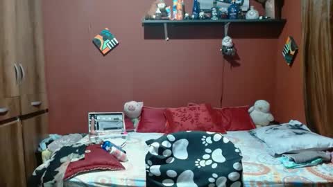 Snapshot of sasharosee2 chatting on February 3, 12:21 pm S A S H A R O S E online show from February 3, 12:21 pm