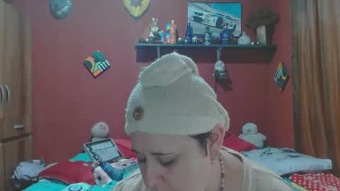 Snapshot of sasharosee2 chatting on February 15, 1:09 pm S A S H A R O S E online show from February 15, 1:09 pm