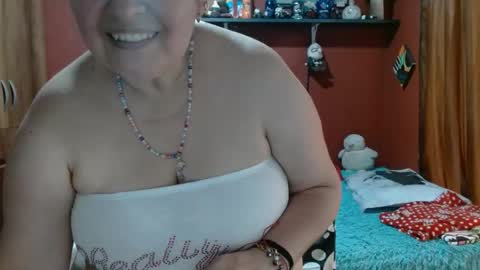 Snapshot of sasharosee2 chatting on February 16, 6:59 pm S A S H A R O S E online show from February 16, 6:59 pm