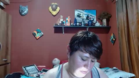 Snapshot of sasharosee2 chatting on February 25, 1:32 pm S A S H A R O S E online show from February 25, 1:32 pm