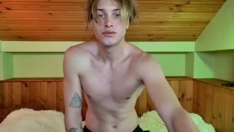 Sasha --  online show from August 5, 8:39 am