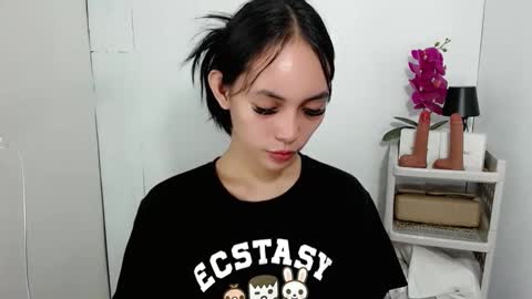 Sashi online show from November 17, 12:00 pm