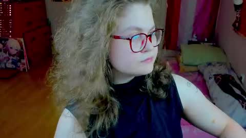 Snapshot of sashy_way chatting on July 3, 5:08 pm .Alexandra online show from July 3, 5:08 pm