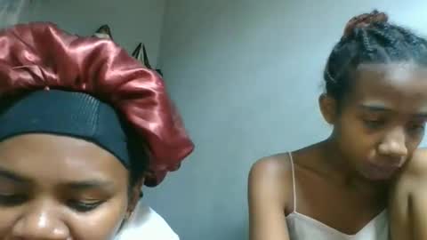 Snapshot of sasivia08 chatting on February 14, 7:27 am sasivia08 online show from February 14, 7:27 am