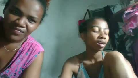 Snapshot of sasivia08 chatting on February 17, 5:52 pm sasivia08 online show from February 17, 5:52 pm