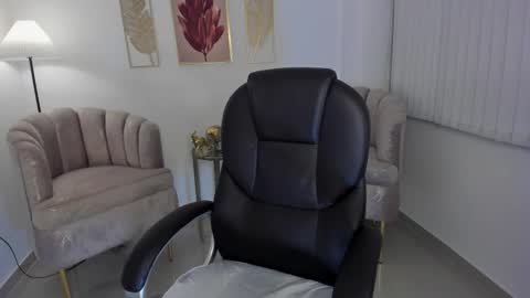 saskia litt online show from November 25, 5:07 am