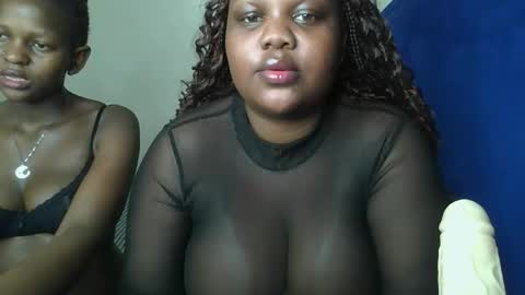 Snapshot of sassie_bee chatting on September 15, 5:35 pm sassie_bee online show from September 15, 5:35 pm