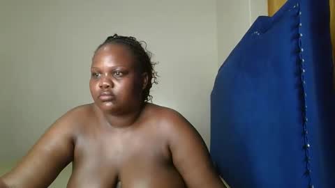 Snapshot of sassie_bee chatting on September 18, 5:15 pm sassie_bee online show from September 18, 5:15 pm