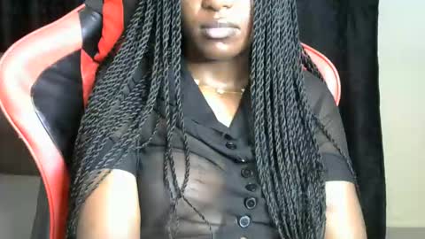 sassy_lyne online show from May 18, 11:32 pm