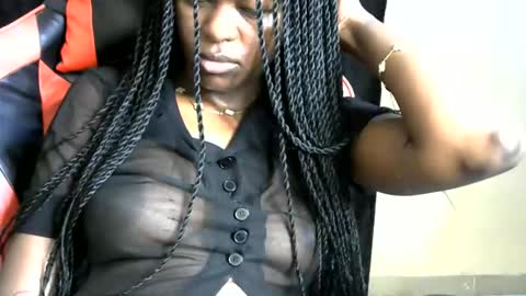 sassy_lyne online show from May 20, 11:33 pm
