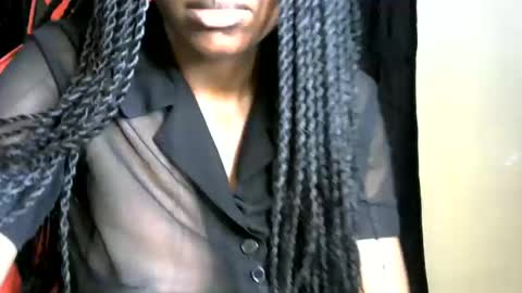 sassy_lyne online show from May 22, 10:59 pm