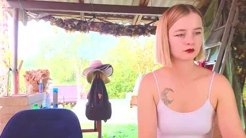 sassy_seasons online show from September 16, 9:21 am