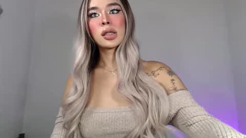 Tiffanie online show from February 3, 2:53 am