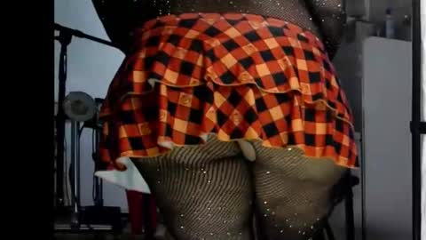 Snapshot of sassylatin45 chatting on March 15, 12:38 am sassylatin45 online show from March 15, 12:38 am