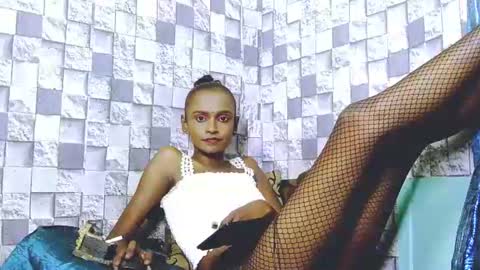 Snapshot of sassyxindian chatting on May 13, 12:35 pm sassyxindian online show from May 13, 12:35 pm