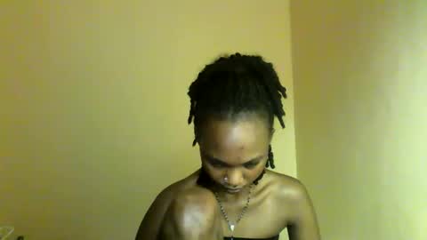 Snapshot of sasy_tina chatting on February 9, 12:53 pm Tina online show from February 9, 12:53 pm