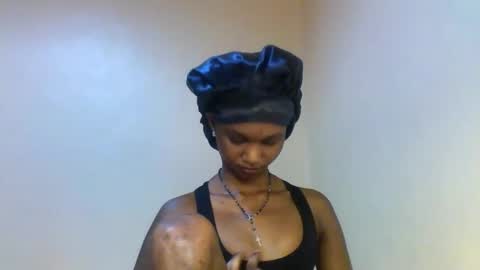 Snapshot of sasy_tina chatting on February 12, 9:10 pm Tina online show from February 12, 9:10 pm