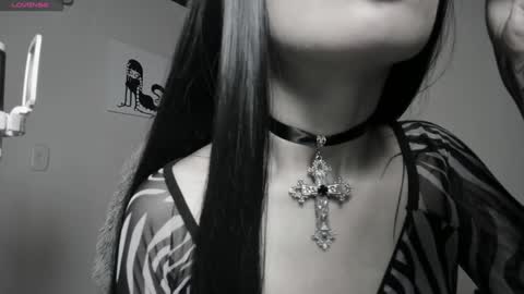 Snapshot of satanbabee_ chatting on January 17, 9:50 pm im expecting 300 thumbs up on my altar online show from January 17, 9:50 pm