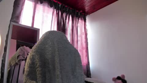 Snapshot of satanbabee_ chatting on February 8, 9:57 pm im expecting 300 thumbs up on my altar online show from February 8, 9:57 pm