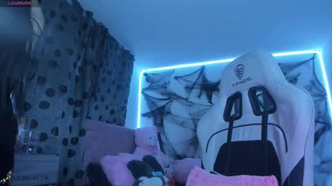 Snapshot of satanbabee_ chatting on October 10, 12:09 am im expecting 300 thumbs up on my altar online show from October 10, 12:09 am