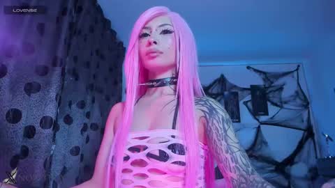 Snapshot of satanbabee_ chatting on October 26, 1:00 am im expecting 300 thumbs up on my altar online show from October 26, 1:00 am